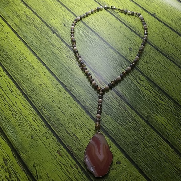 Stunning geode orange and white Agate necklace - Picture 4 of 7